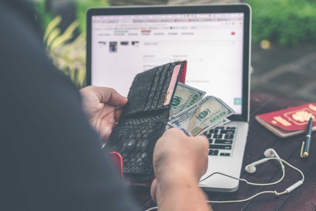 Výhodou Smart půjčky je snadné sjednání online a individuální přístup při posuzování žádostí.